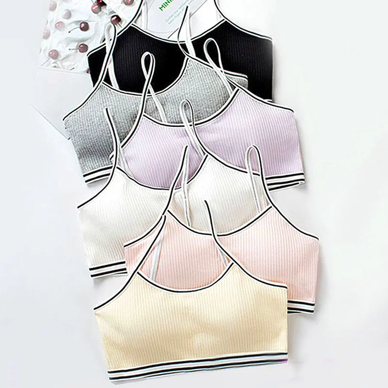 

Комплект женского нижнего белья из бюстгальтера и трусиков