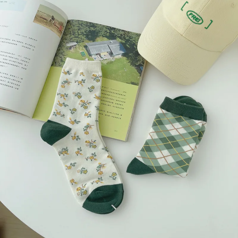 

2Pcs Women's Socks Liitle Flower Girl's Socks Cartoon Solid Color Socks Korean Style Women's Long Socks Kawaii Happy Funny Socks