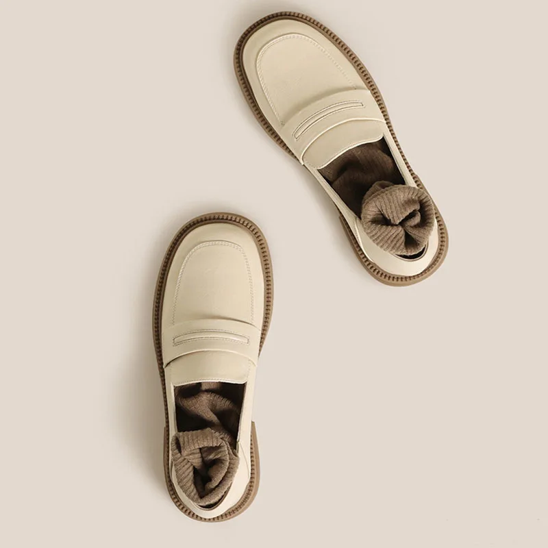 Comfortable Soft Leather Nurse Working Shoes Women Flats Slip on Loafers Breathable Female Office Single Shoes Women Sneakers