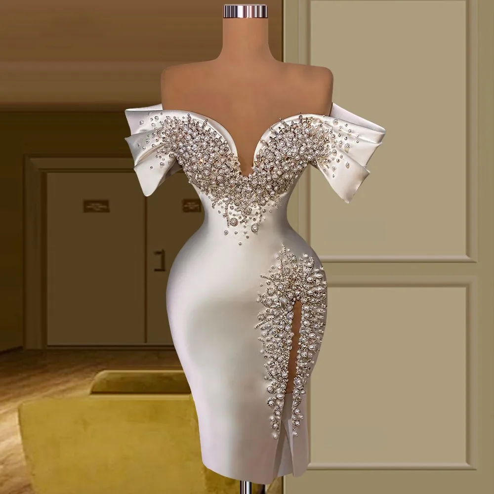 

Женское атласное платье-футляр, роскошное белое короткое вечернее платье с открытыми плечами, бусинами и жемчужинами, бальное платье для выпускного вечера