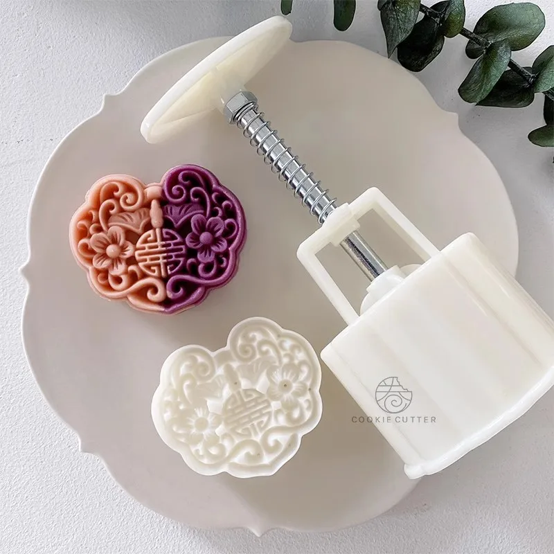 

Ruyi Lock Lion Shape Mooncake Mold Chinese Festival Auspicious Baking Mould Wishes Hand Pressure Plunger Cookie Cutter Bakeware