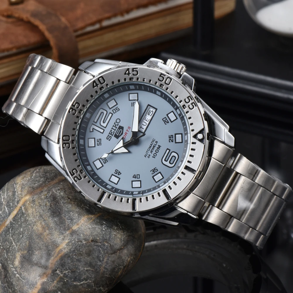 Серия кварцевых часов с силиконовым ремешком для мужчин ювелирные