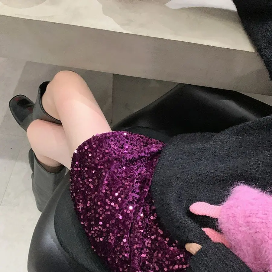 Женская короткая юбка с пайетками