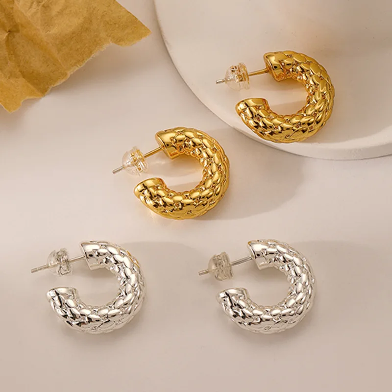 

Brass With 18K Twist CC Hoop Earrings Women Jewelry Punk Party T Show Gown Runway Trendy Korean Japan Style INS