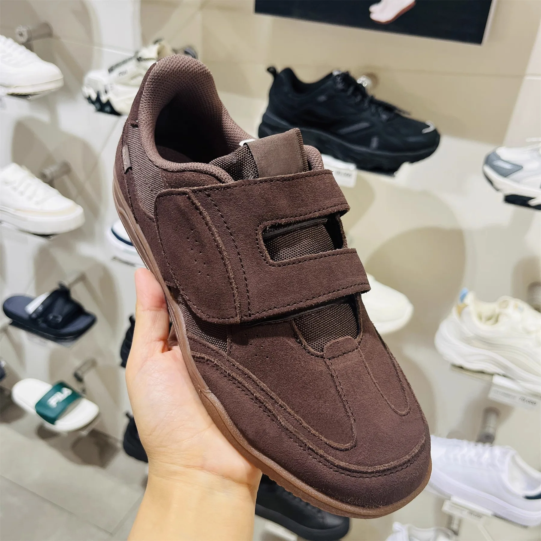 Кроссовки из воловьей кожи с круглой головкой и липучками повседневные туфли на