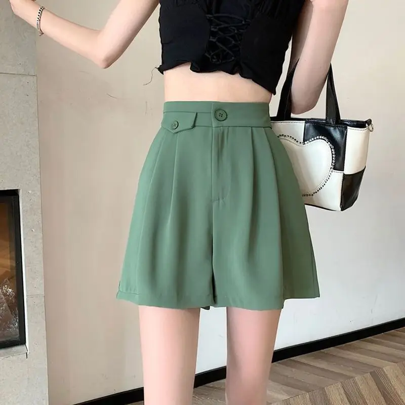 Драпированный костюм шорты для женщин свободные летние 2023 новые студенческие