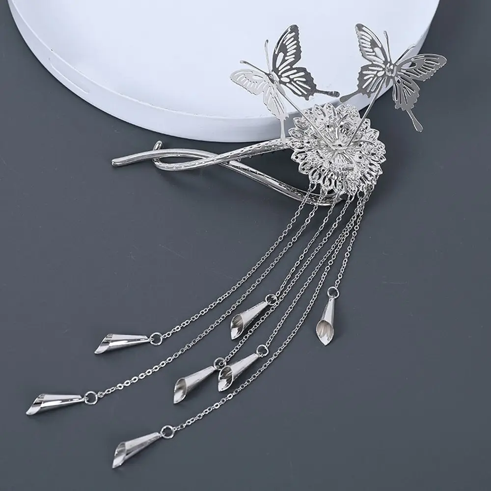 

Головной убор в виде бабочки из сплава