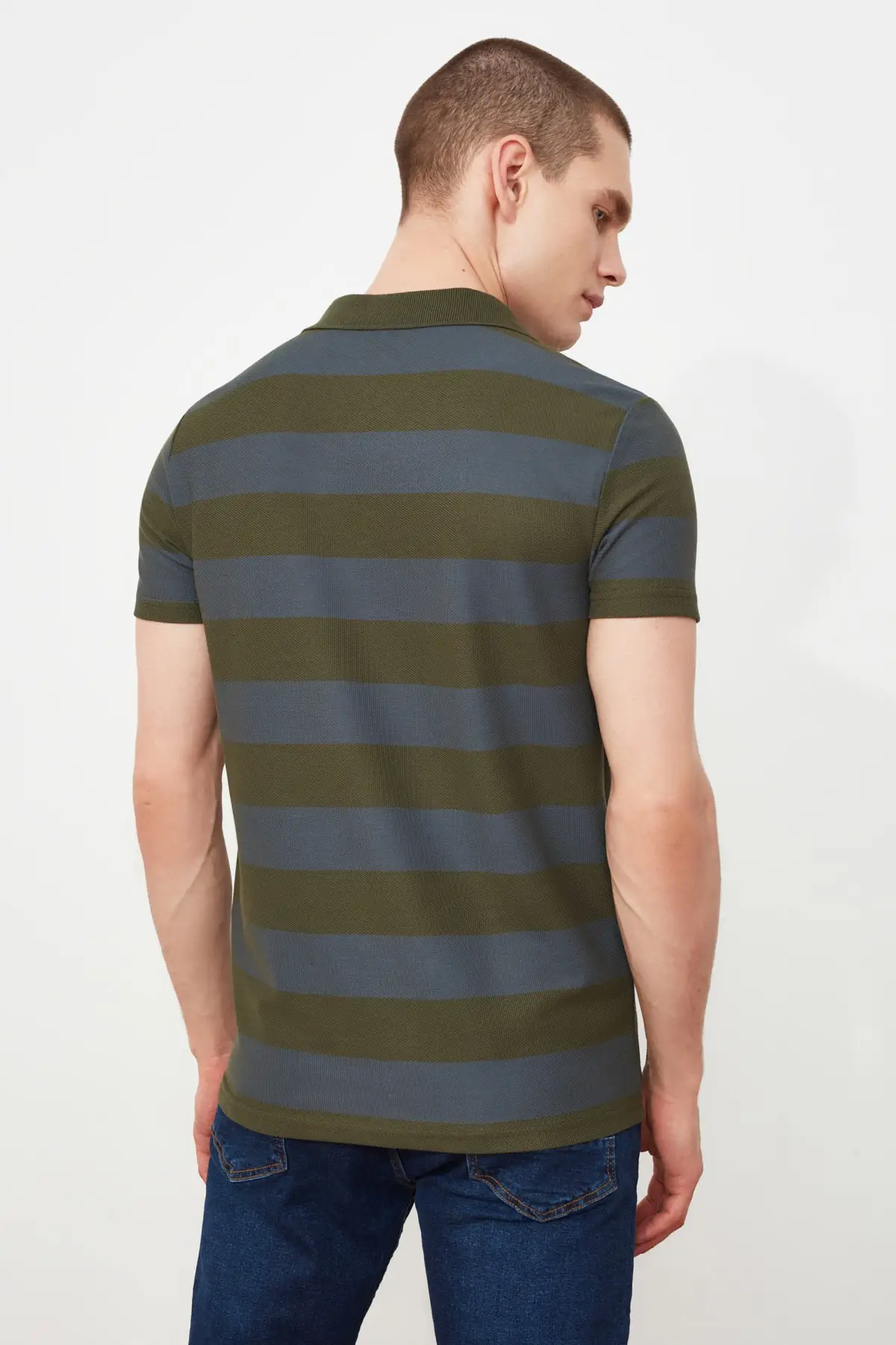 

Trendyol Men 'S Regular Fit Polo Collar T-shirt TMNSS21PO0197