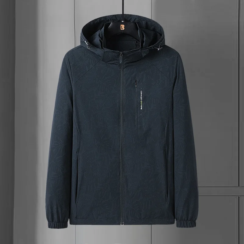 

2022 Spring and Autumn Large Outdoor Camouflage Windbreaker Lovers Hooded Soft Shell Jacket Casual Loose Coat