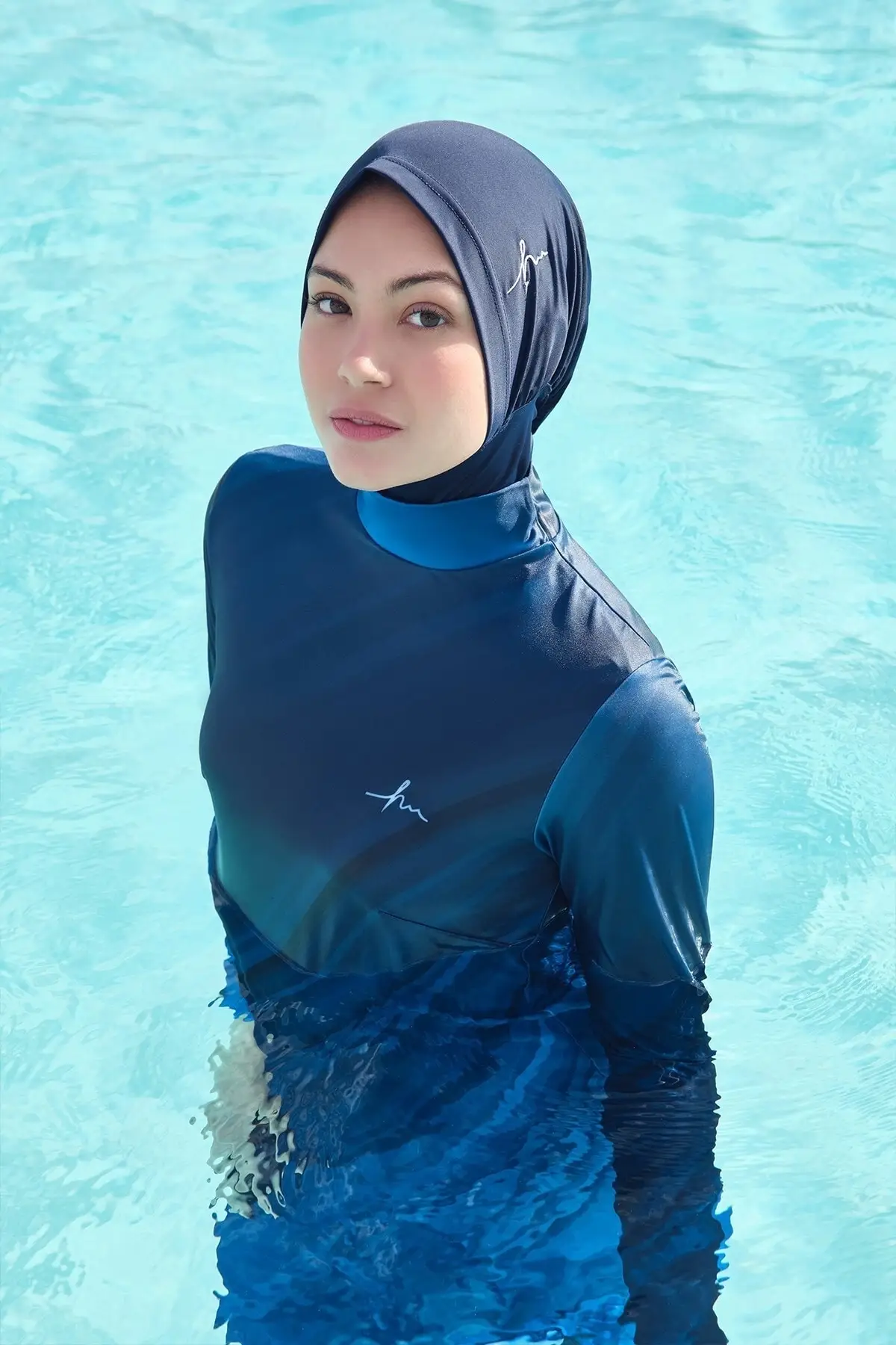 

Line Pattern Lycra Navy Blue Full Hijab Swimsuit