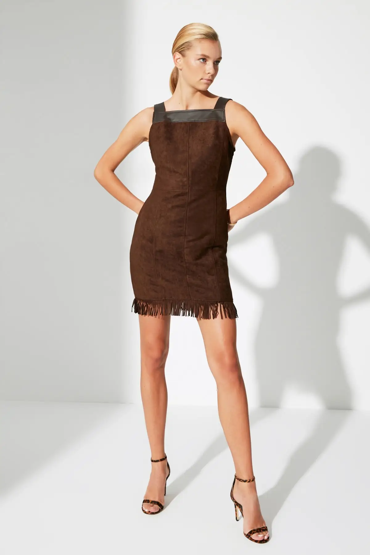 

Trendyol Tassel Detail Dress TWOAW22EL0671