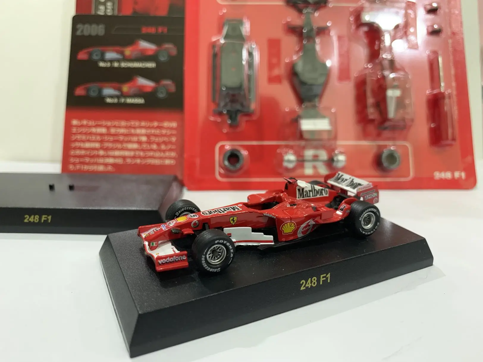 

1/64 KYOSHO Ferrari 248 F1 Schumacher 5 2006 FORMULA 1 Collection of die-cast alloy assembled car decoration model toys