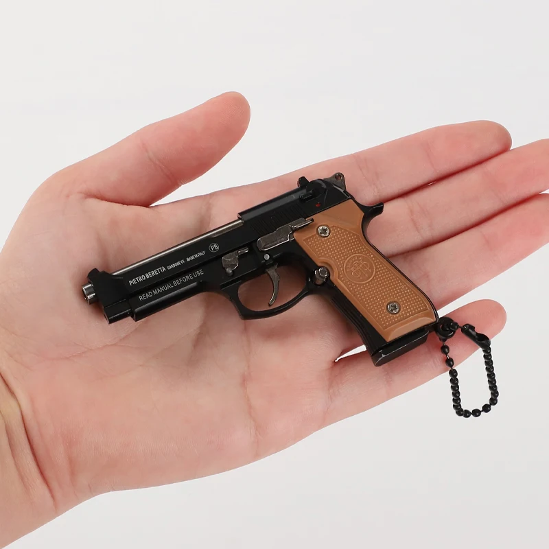 

Металлический пистолет в масштабе 1:3, игрушечный пистолет, миниатюрная модель Beretta 92F Glock M1911, брелок, высококачественная коллекционная игруш...