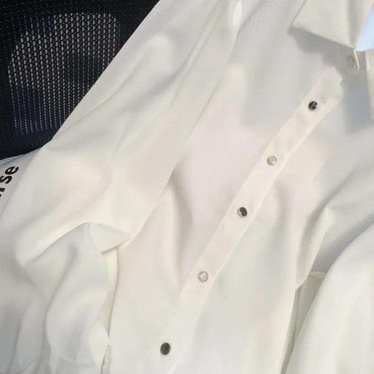 Осень 2023 новая винтажная простая однотонная свободная белая рубашка с длинными