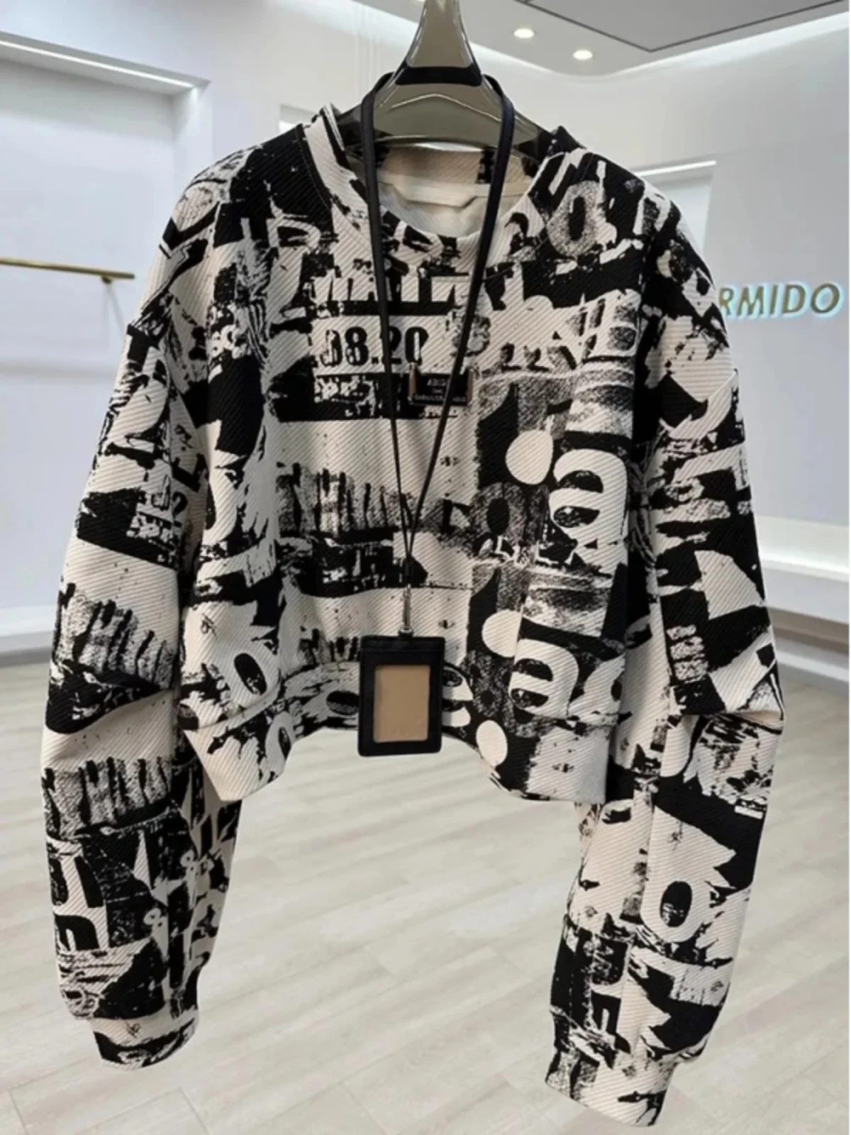 Высококачественная повседневная свободная короткая толстовка с принтом больших