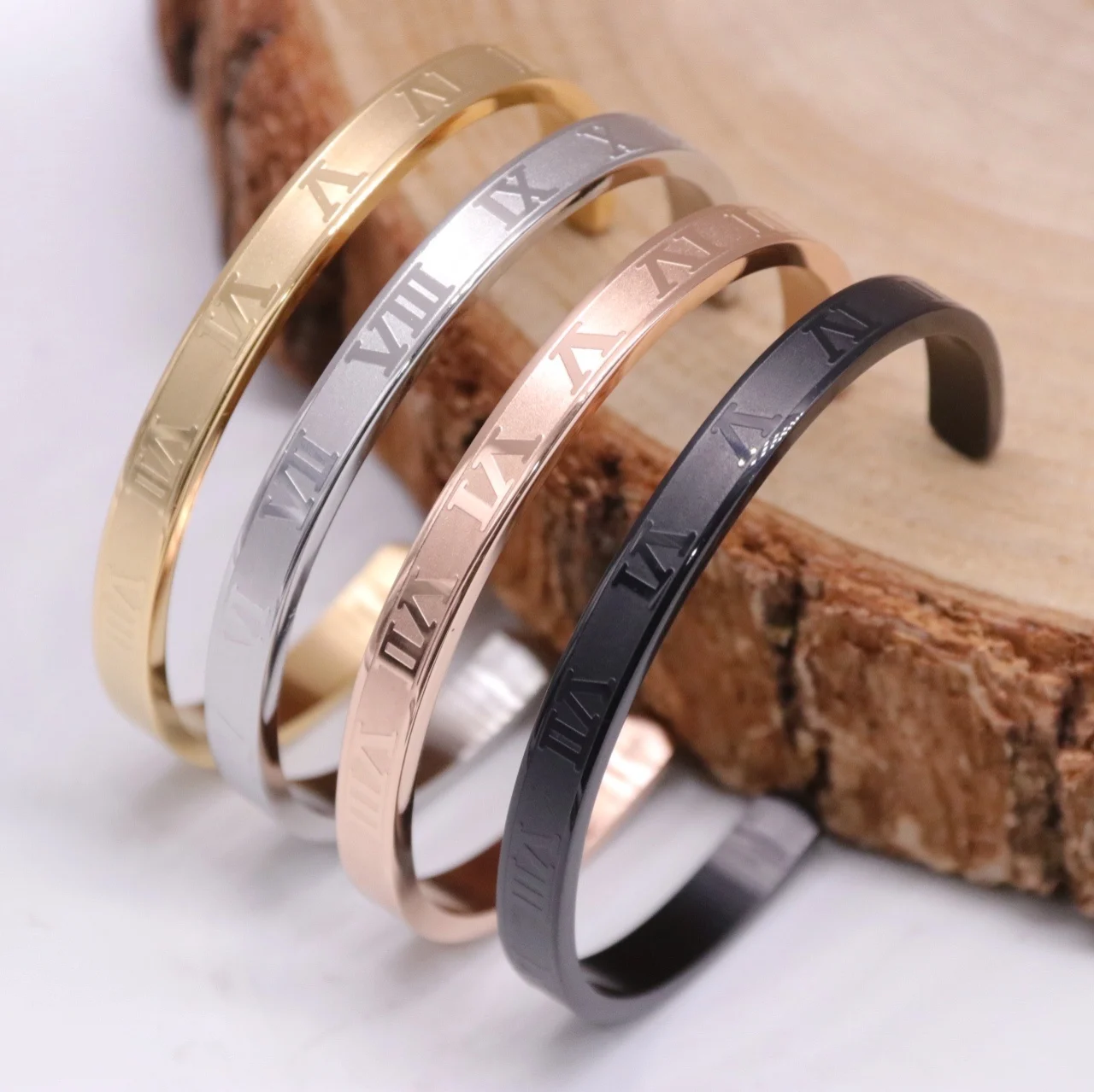 

Fashion simple Roman numerals couple bracelet opening women's bracelet