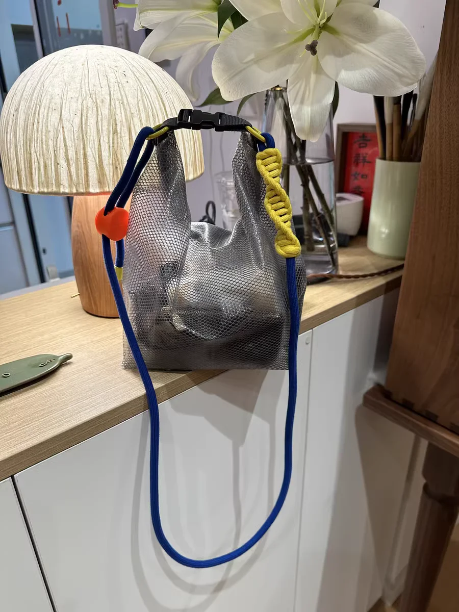 Маленькая красная книга-трансформер Ikea водонепроницаемая сумка ремешок на плечо