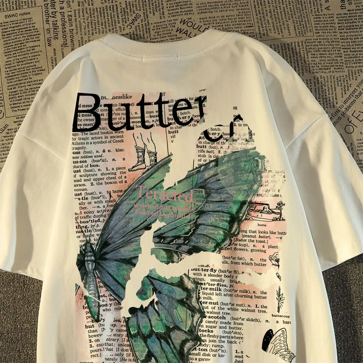 

American Vintage Newspaper Butterfly Print Short Sleeve T-shirt for Men and Women Summer Loose Casual Couple Top INS Y2k Clothes