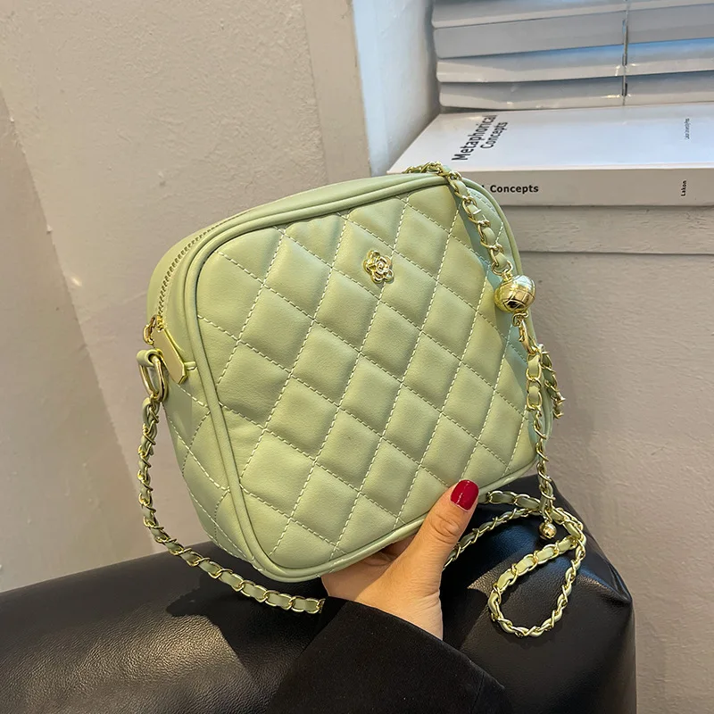 

Женская сумка из искусственной кожи на цепочке, роскошные дизайнерские брендовые маленькие сумки через плечо для женщин, модные женские тр...