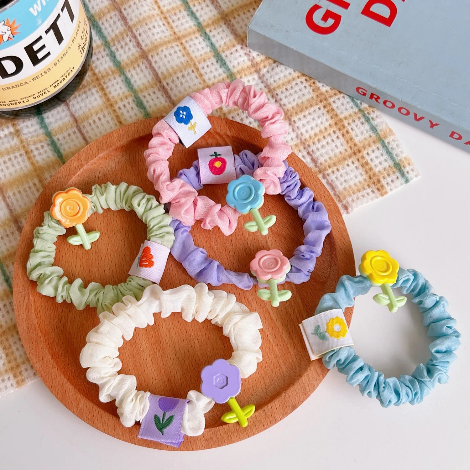 

Flower Head Rope Wrinkle Candy Color Hair Ring Female Korean Version Cute Hair Ponytail Head Rope Rubber Band Leather Headwear