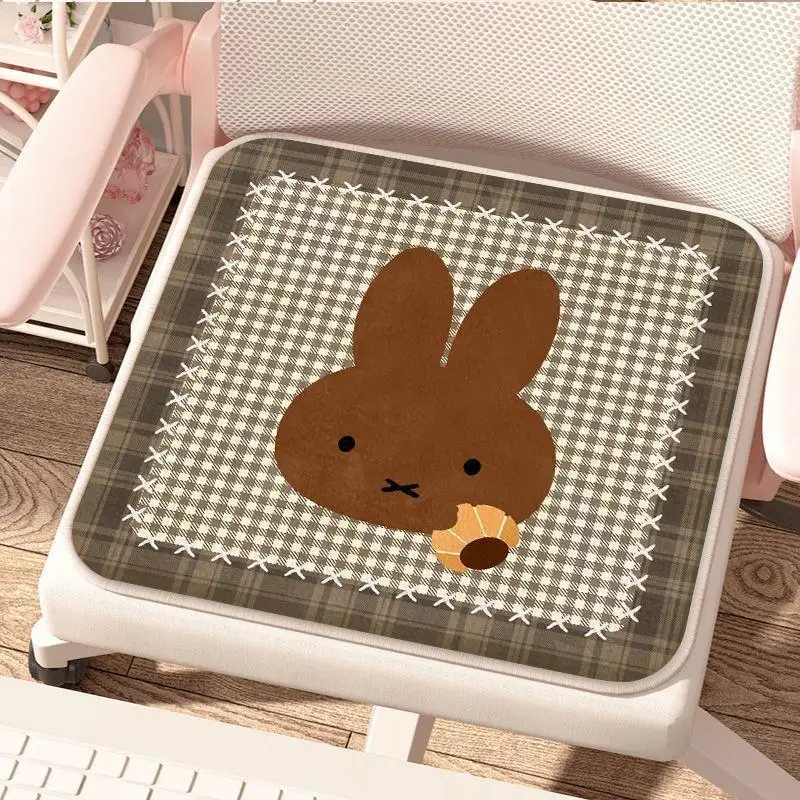 Фото Новая мультяшная моющаяся подушка Kawaii Miffy2026 с защитой от скольжения и грязи для общежития и класса №2