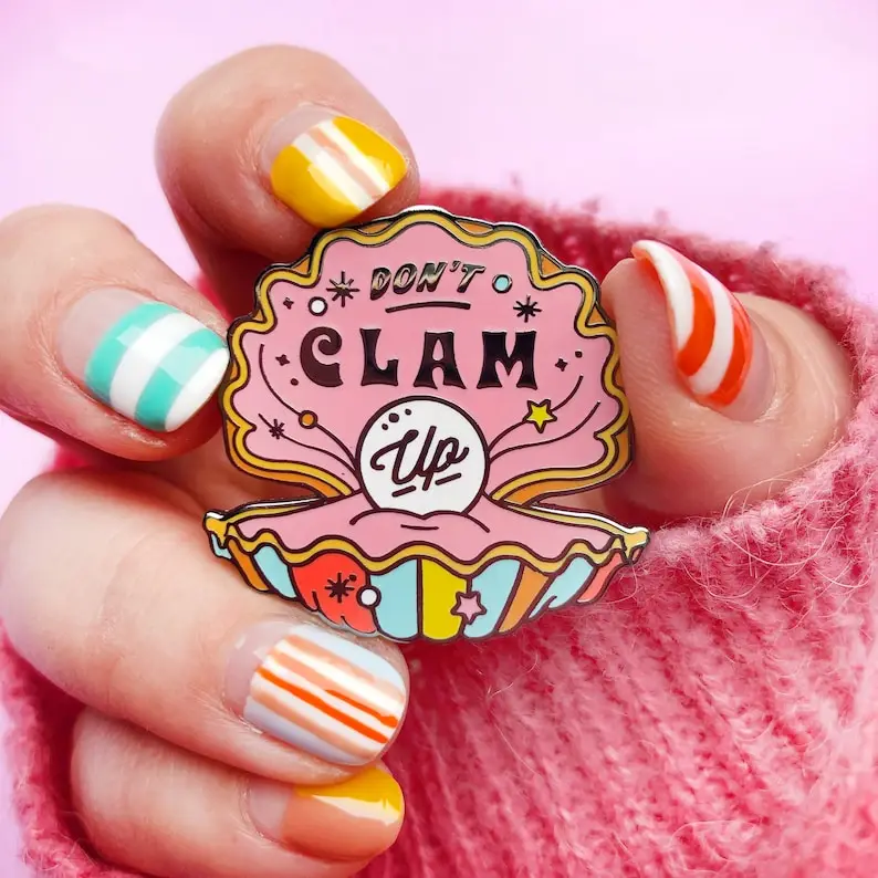 

Эмалированная булавка Don't Clam Up сиреневая или розовая булавка для лацканов значок для психического здоровья-Пастельная брошь-эмалированная булавка русалки