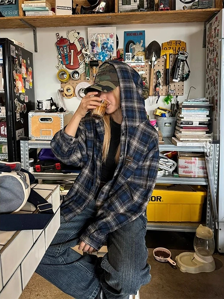 Фото Винтажные клетчатые рубашки женские Harajuku с длинным рукавом в американском стиле блузки с капюшоном на шнурке свободная повседневная уличная одежда весна №2