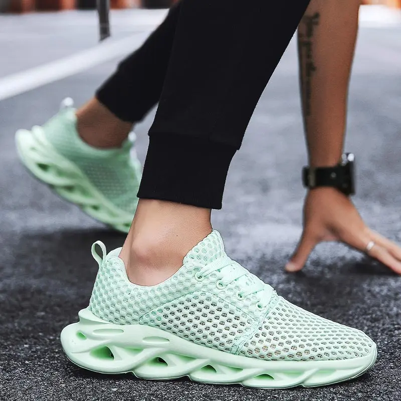 

Сетчатые дышащие кроссовки для бега, детские спортивные мужские реплики, большой размер 46, 47, 48, 49, эластичные детские спортивные кроссовки д...