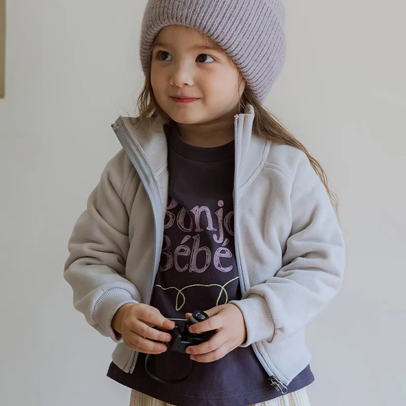 Пальто для девочек топ 2024 зимняя клубничная милая корейская хлопковая мягкая