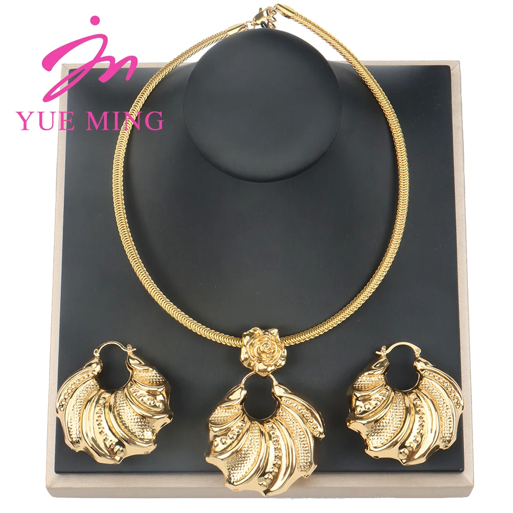

Dubai Gold Color Jewelry Set for Women Geometry Pendant Necklace and Earrings Jewelry for Weddings Bride Accessory Daily Wear