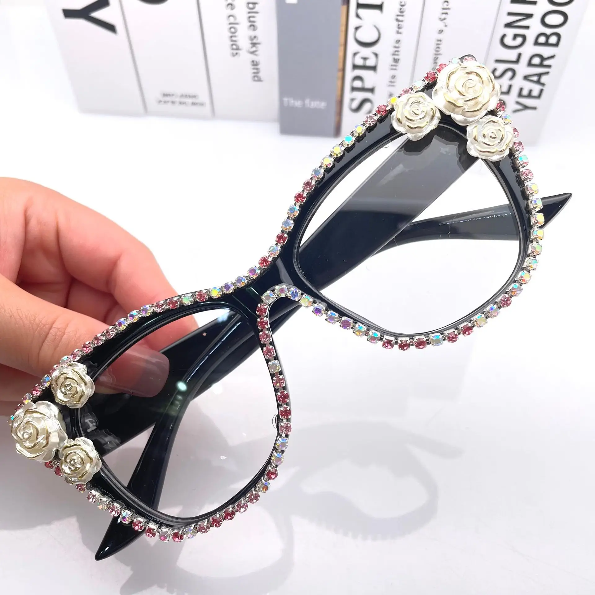 

2023 Diamond Sunglasses Ladies Brand Designer Square Party Ladies Glasses Rhinestone Season Special Flower Decoration Eyewear