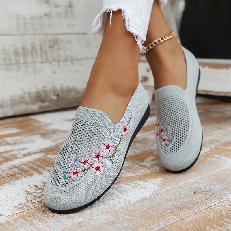 

Summer Comfort Soft Embroider Flats for Women Slip-On Breathable Knitting Sneakers Woman Chinese Style Flowers Casual Shoes 2023