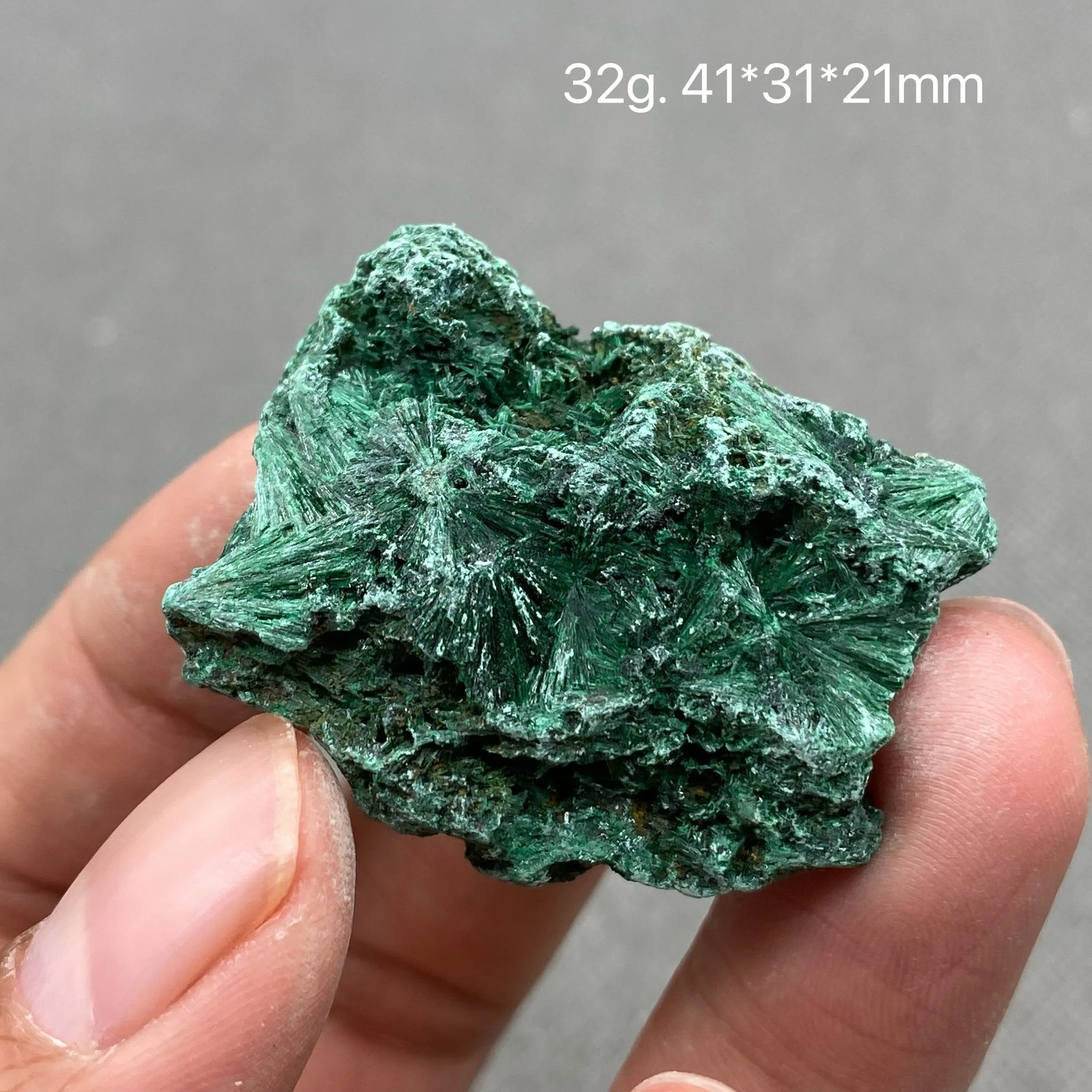 

Натуральный зеленый малахит TEGSTGKW