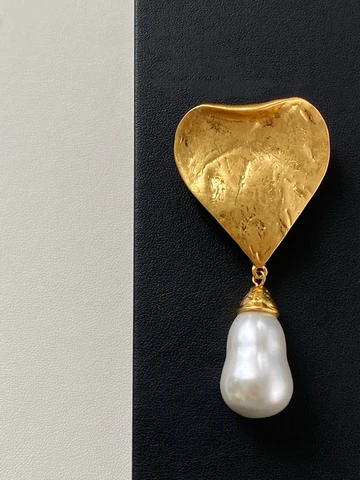 Брошь SKEDS золотое сердце