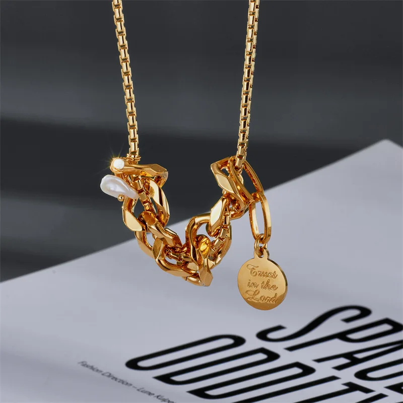 

2022 New Fashion Women Geometric Nature Freshwater Pearl Letter Coin Pendant Necklace Women Sexy Party Clavicle Chain Necklace