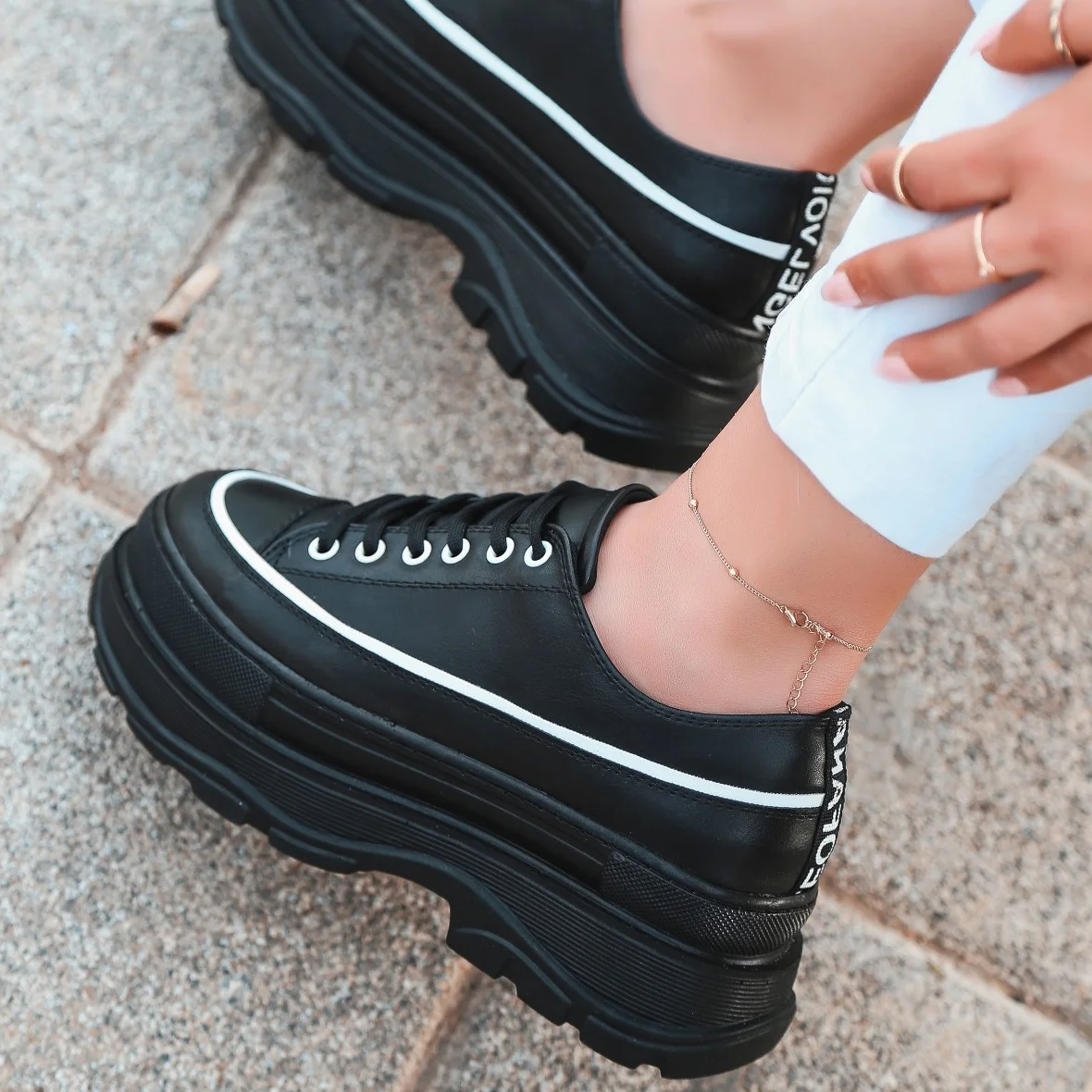 

Tonar Bery, черно-белые спортивные ботинки на шнуровке, новый сезон, удобные сезонные стильные кроссовки