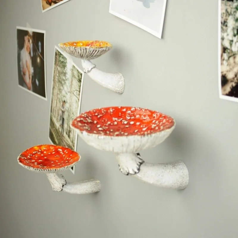 

Mushroom Hanging Shelf Resin Wall Floating Shelf Amanita Mushroom Shape Home Decor Ornaments for Wall Hanging Shelves