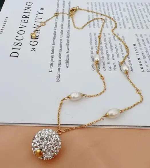 

luxurytreasury Sparkling necklace with ceramic ball and diamond, natural pearl embellishment