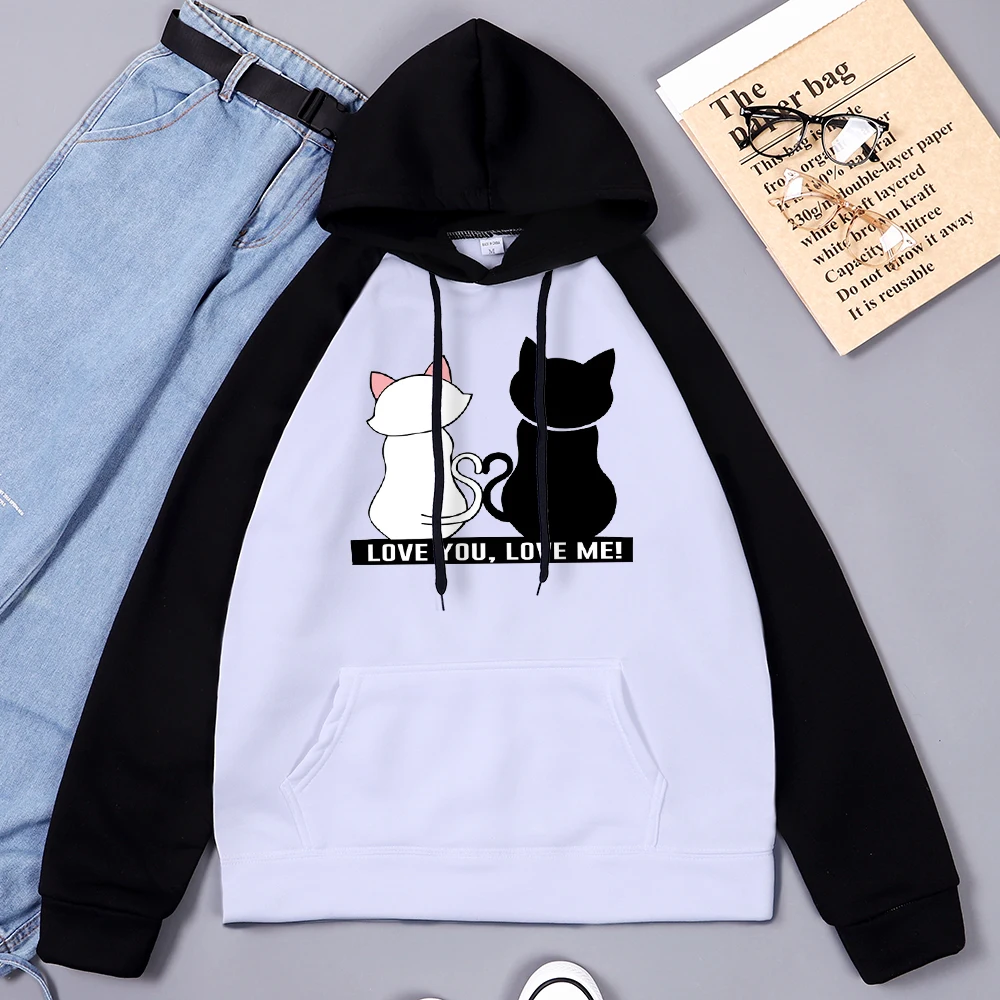 

Love You Love Me Black And White Cats Fall In Love Printed Male Raglan Sleeve Hoodies Cartoon Casual Sweatshirts Mans Pullovers