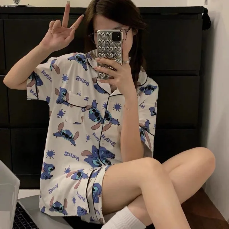 Женский пижамный комплект с короткими рукавами и шортами