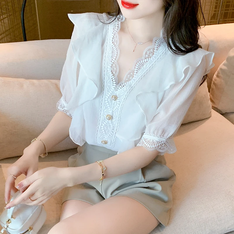 

Блузка женская шифоновая с коротким рукавом, V-образным вырезом и оборками