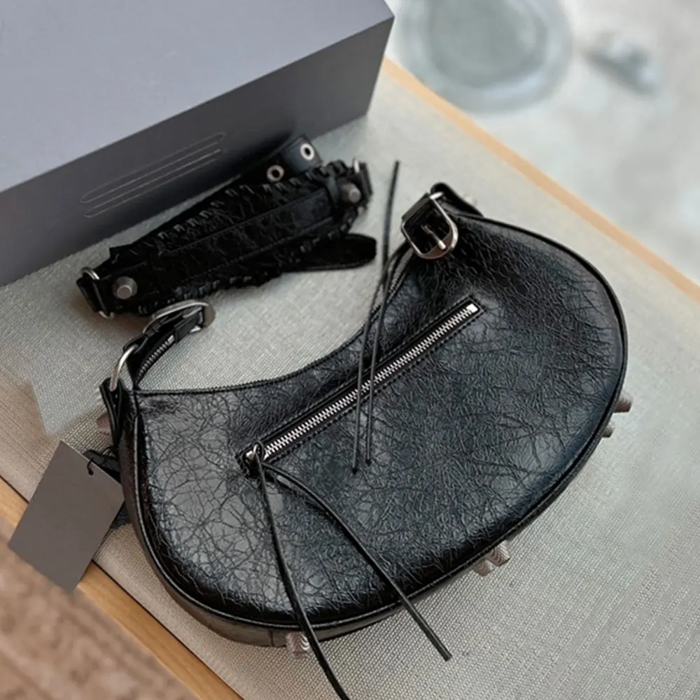 

Size 31.5cm Genuine Leather y2k Brand New Black Gothic Fashion Crossbody Shoulder Motorcycles Bags Purse Men Women Underarm Bags