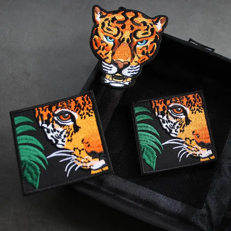 

Personality Jungle Tiger Full Embroidered Patch Colorful Armband Morale Chapter Jacket Hook Patch Backpack Sticker Chapter