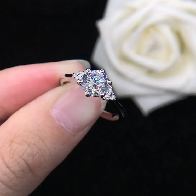 Твердое белое золото 14 карат AU585 Платина PT950 Простое кольцо с бриллиантом из