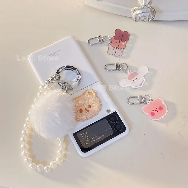 

Pear Bracelet Rhinestone Ring case For Samsung Galaxy Z Flip 3 Cute Bear Hand Chain Pendant Decorate Phone Z Flip3 5G Cover