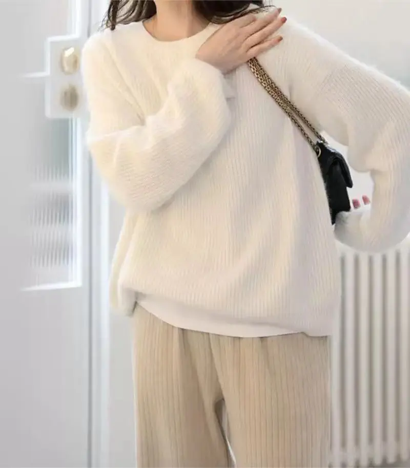 

White Round Neck Sweater Women's Spring And Autumn Wear 2022 Soft Waxy Atmosphere Feeling Lazy Inside With Bottoming Sweater