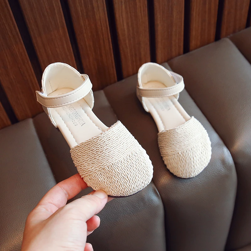

Детские модные туфли на липучке с круглым носком и петлей, обувь принцессы для детской свадебной модели, в римском стиле, новинка 2023