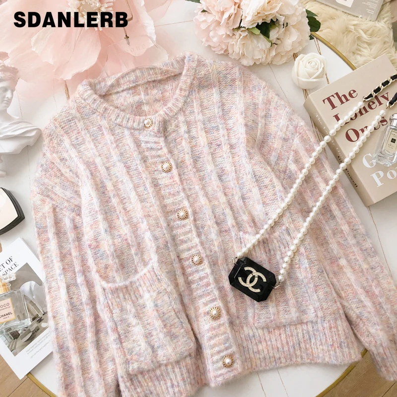 

Женский трикотажный кардиган с длинным рукавом и круглым вырезом