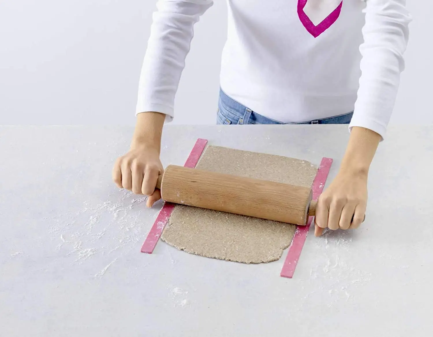 

Cooking biscuit roll ideal for creating crispy bread and biscuits for sophisticated finger food. Pasta cutter with great recipe