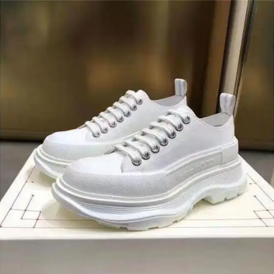 2022 New Men and Women Couple Vulcanized Shoes High Quality Thick Sole Canvas Sneakers Casual Round Toe Lace-Up Flats